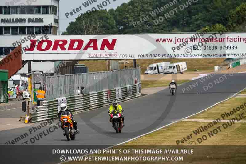 Vintage motorcycle club;eventdigitalimages;mallory park;mallory park trackday photographs;no limits trackdays;peter wileman photography;trackday digital images;trackday photos;vmcc festival 1000 bikes photographs